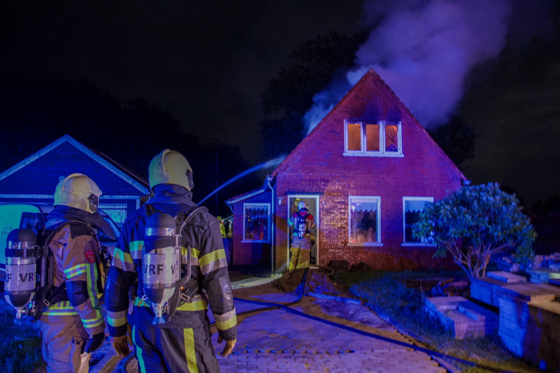 Uitslaande brand verwoest bovenverdieping van woning