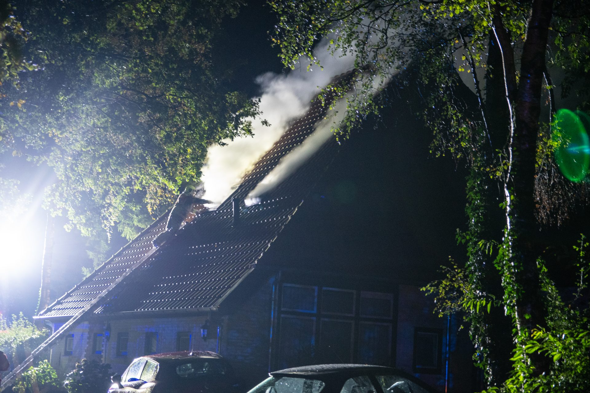Brand in dak woonboerderij Oldeberkoop