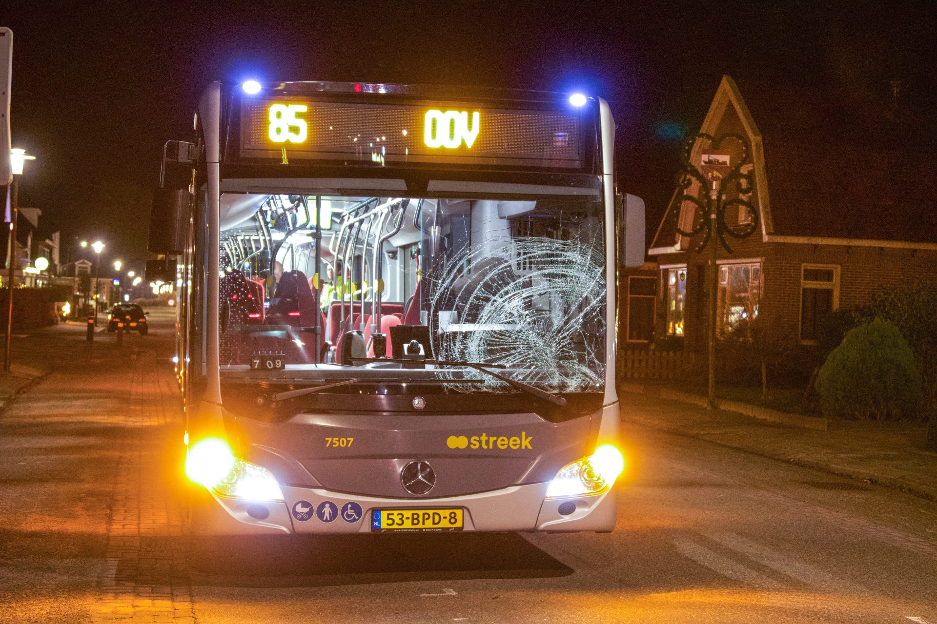 Voetganger gewond na botsing met lijnbus