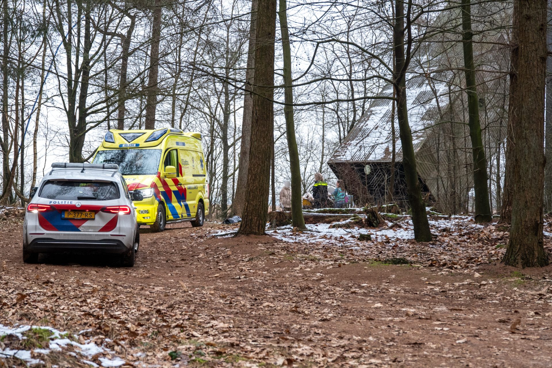 Vrouw gewond na val bij uitkijktoren