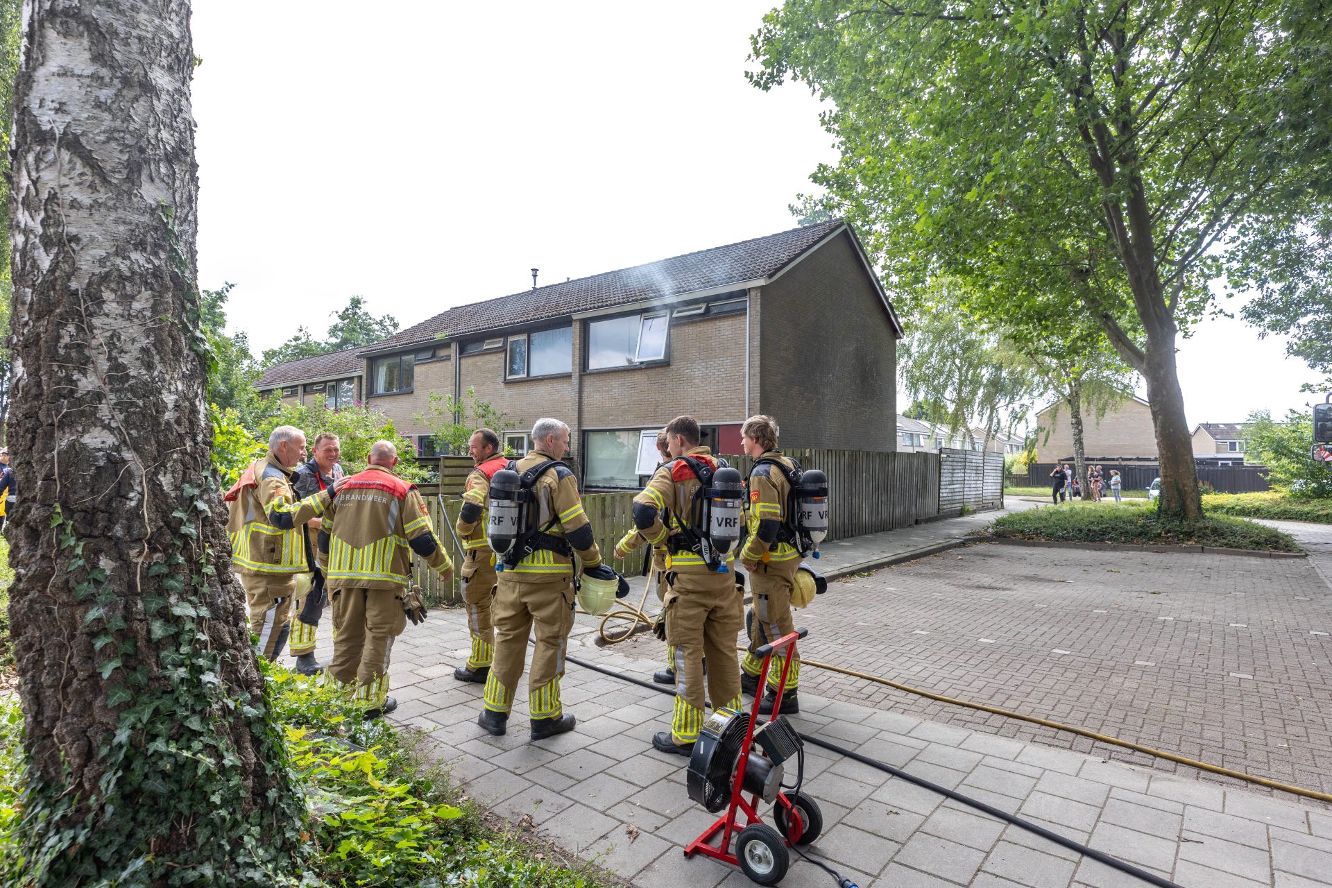 Brand in keuken zet woning vol rook