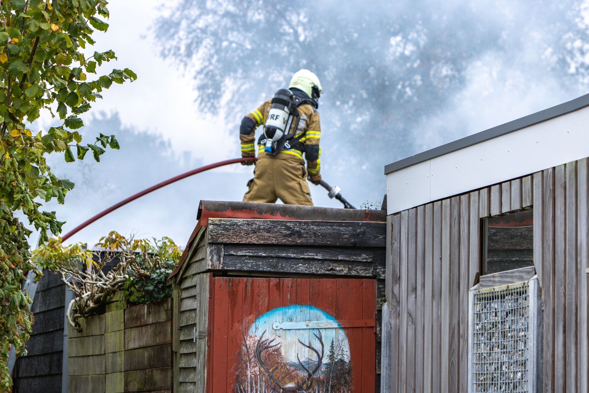 Uitslaande brand in woning Haulerwijk