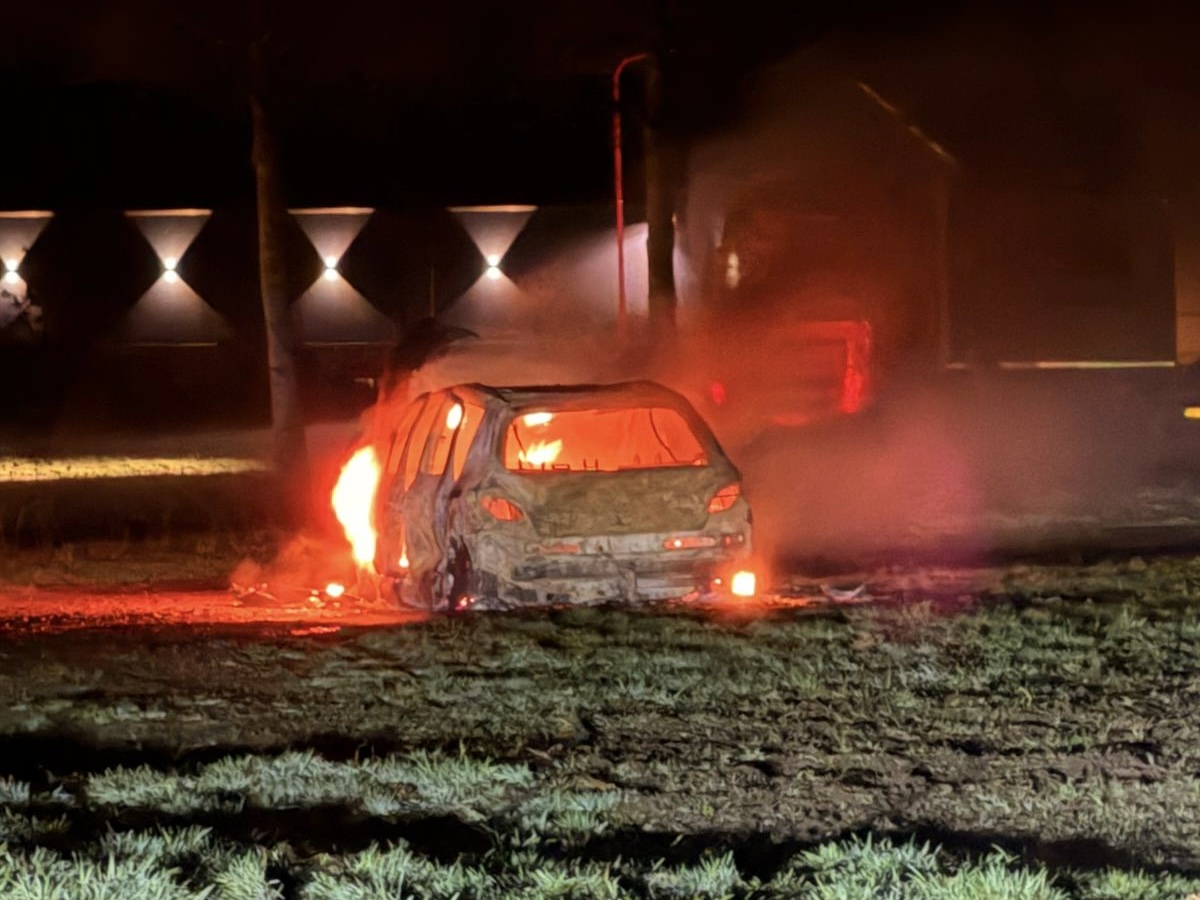Auto door brand verwoest in Wolvega