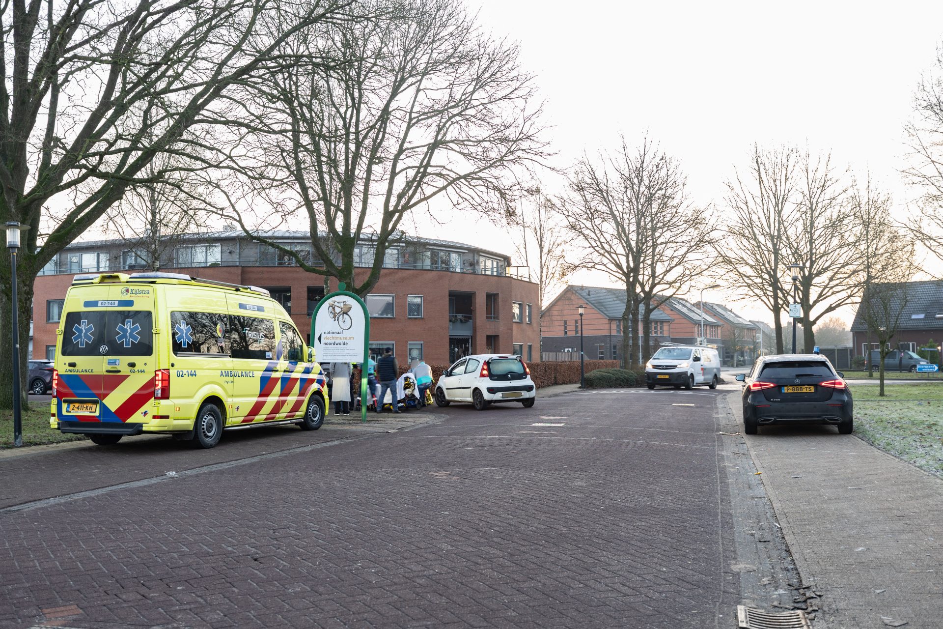 Fietsster gewond na botsing met auto in Noordwolde