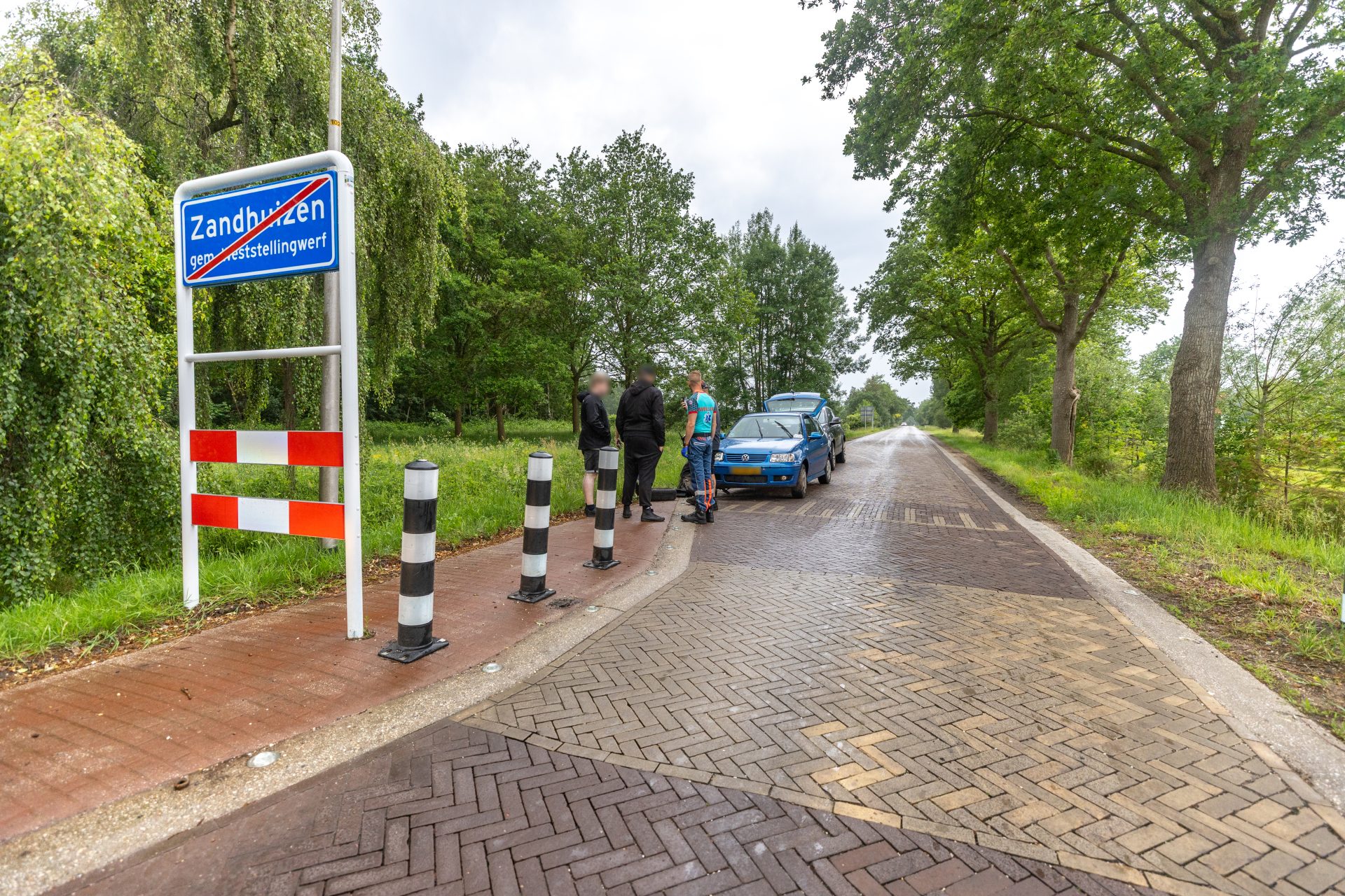 Twee auto’s botsen in wegversmalling Zandhuizen
