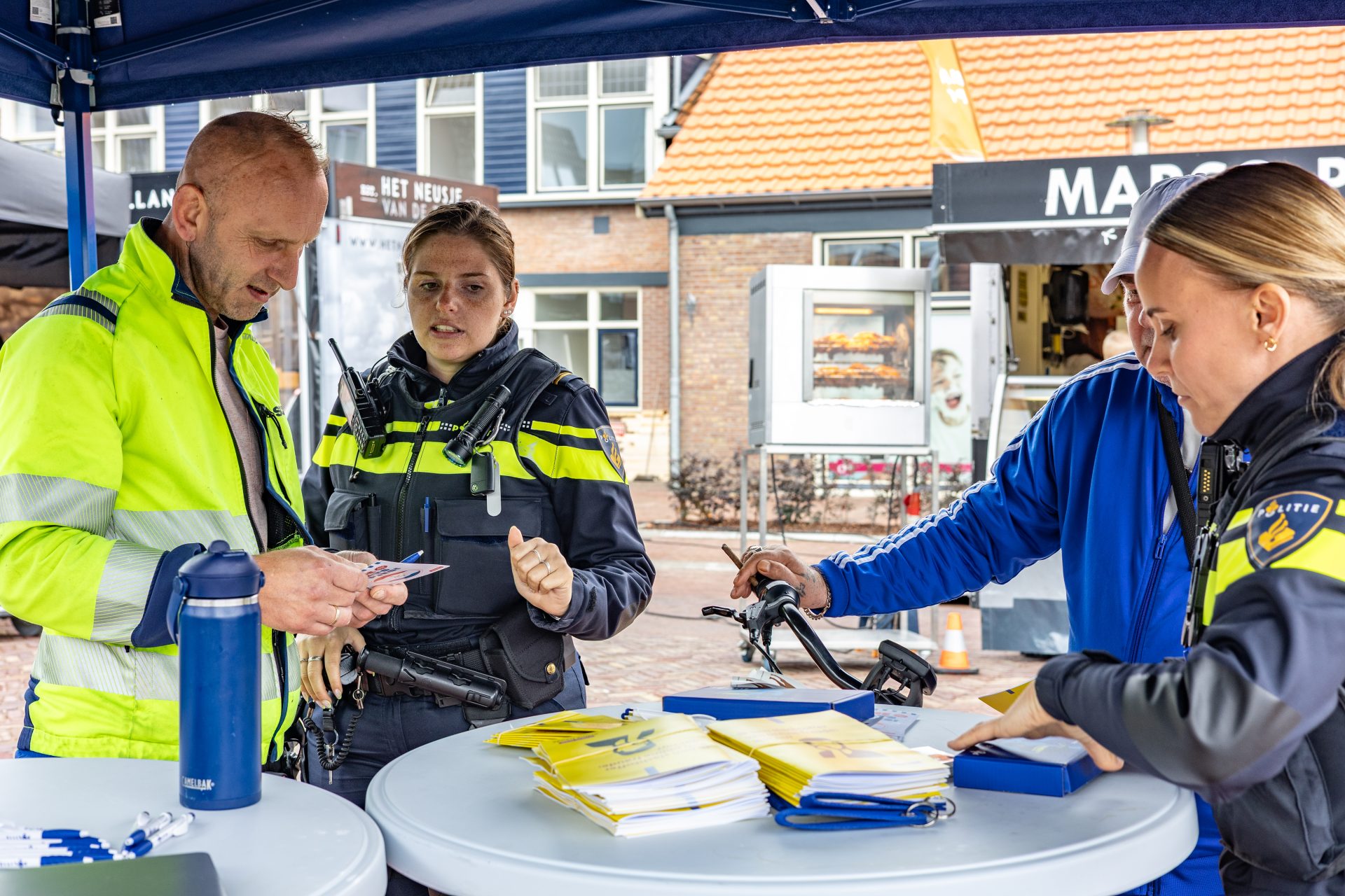 Van phishing tot preventie: politie informeert bezoekers op markt Noordwolde