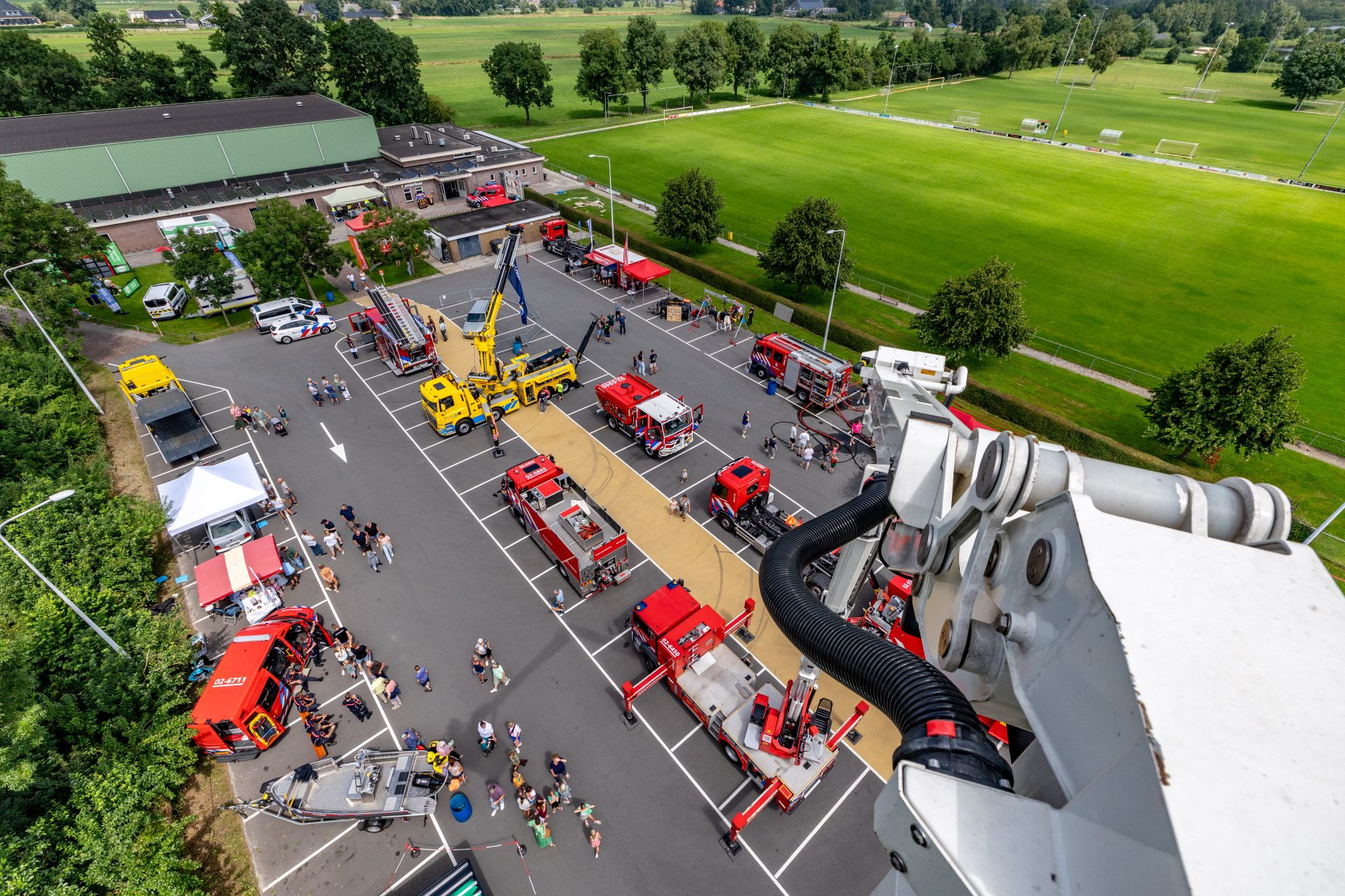 Open dag brandweer Scherpenzeel groot succes