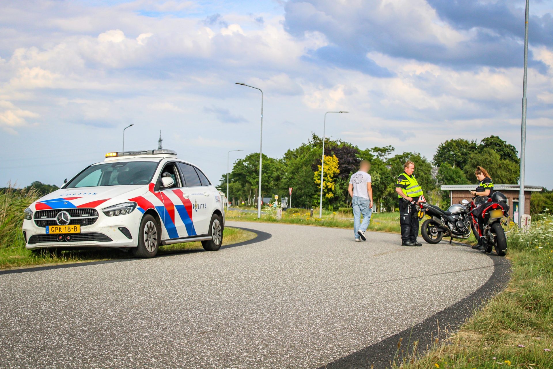 Motorrijder ten val na remactie in Oosterwolde