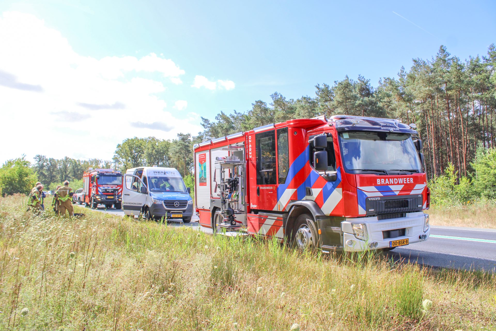 Accu ontploft in bestelbus op N381 bij Appelscha