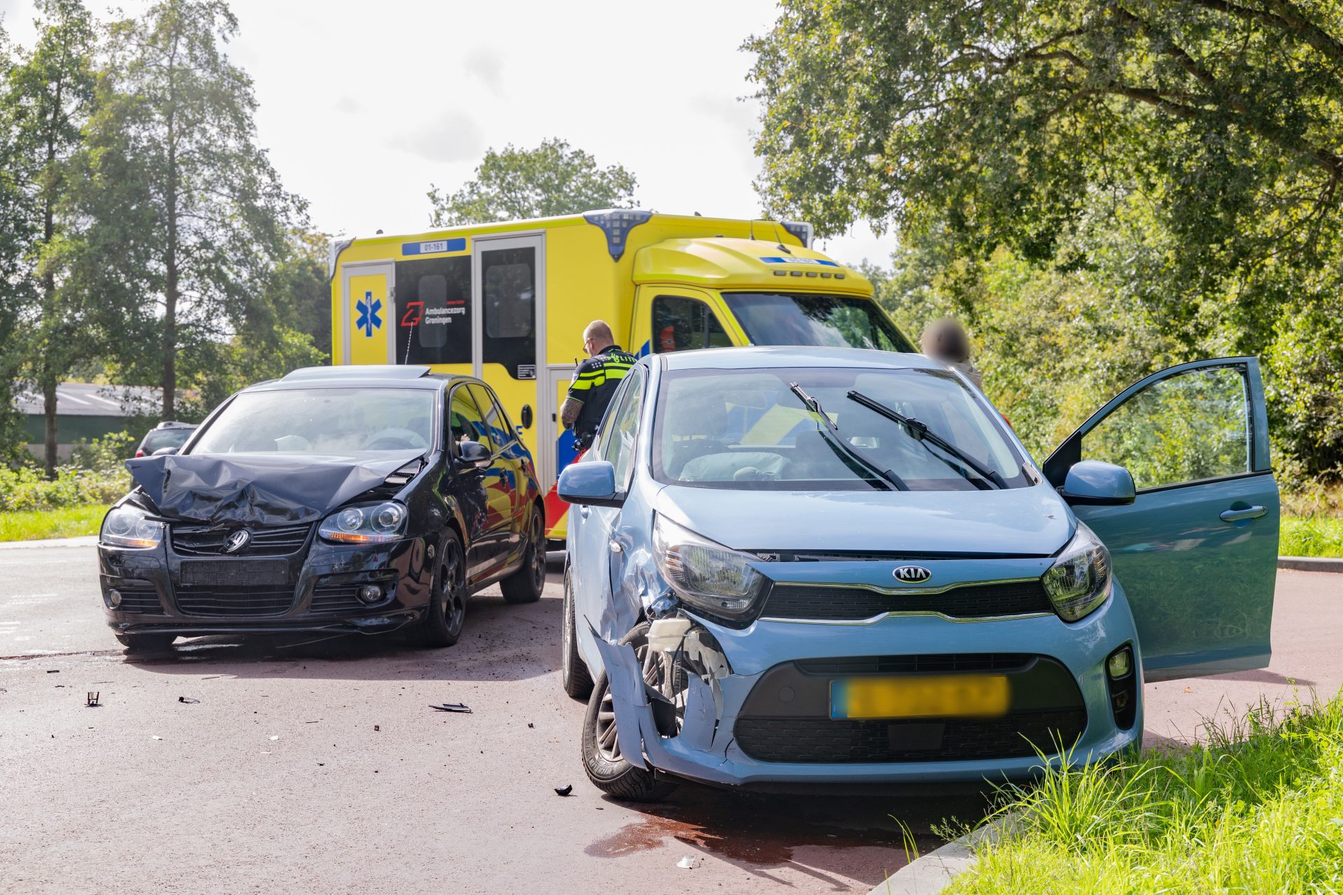 Auto’s botsen op kruising Waskemeer