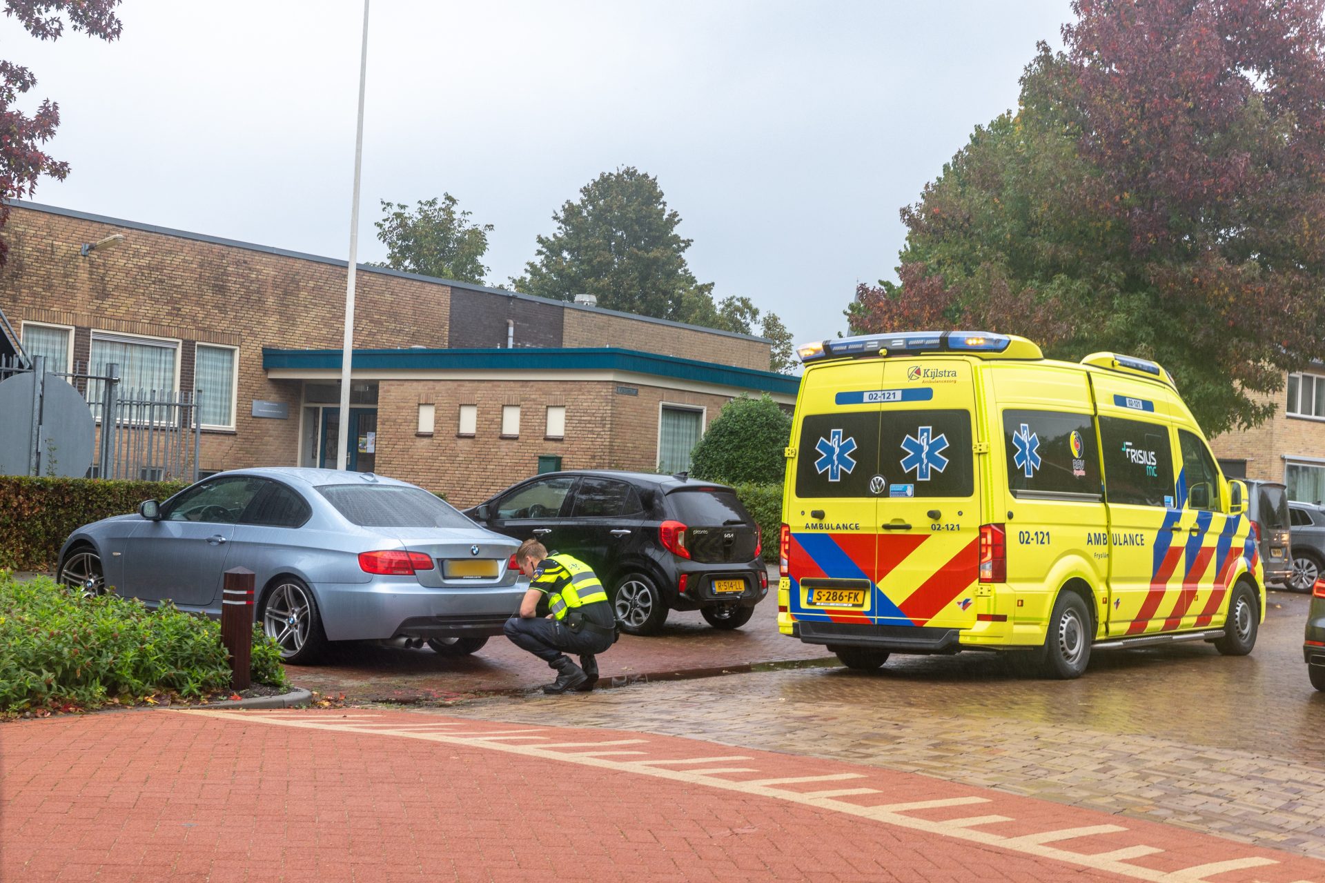 Fietsster gewond na botsing met auto in Wolvega