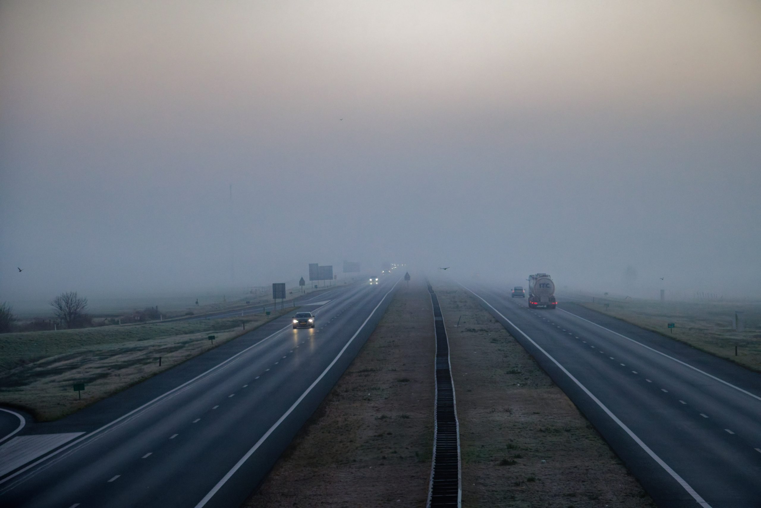 Code geel vanwege gladheid, lokaal ook zeer mistig