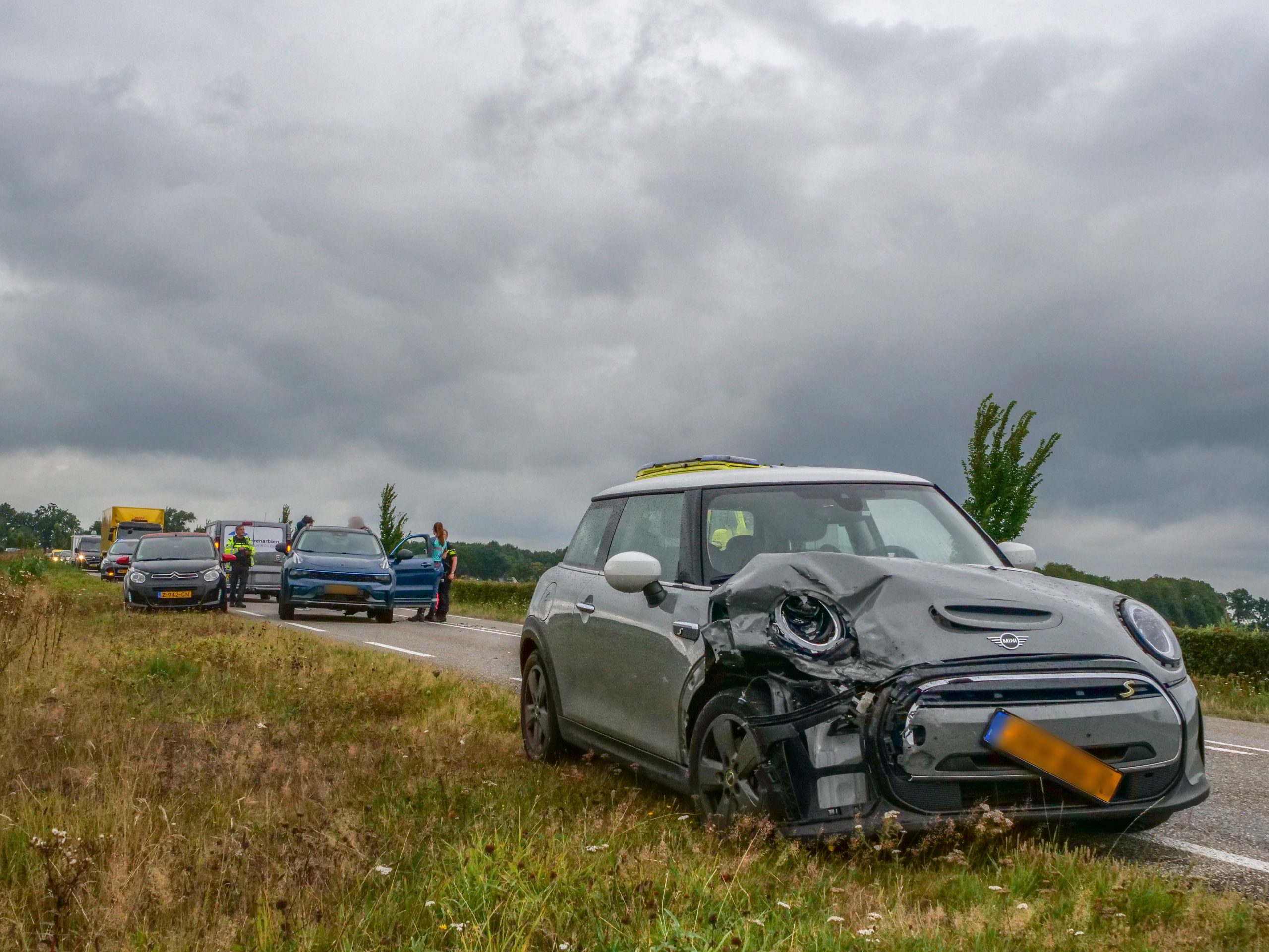 Auto’s botsen op N392 bij Terwispel